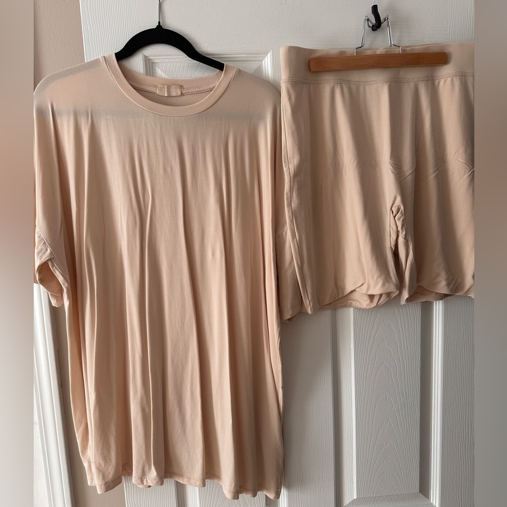 nuuds Cream Women Bike Shorts Set